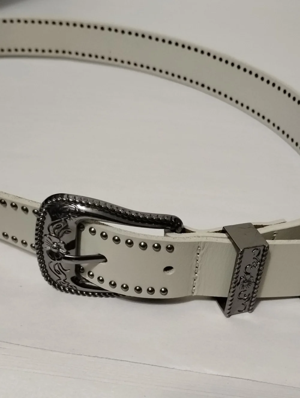 American Eagle Double Buckle Western-Style White Belt with Stud Detailing